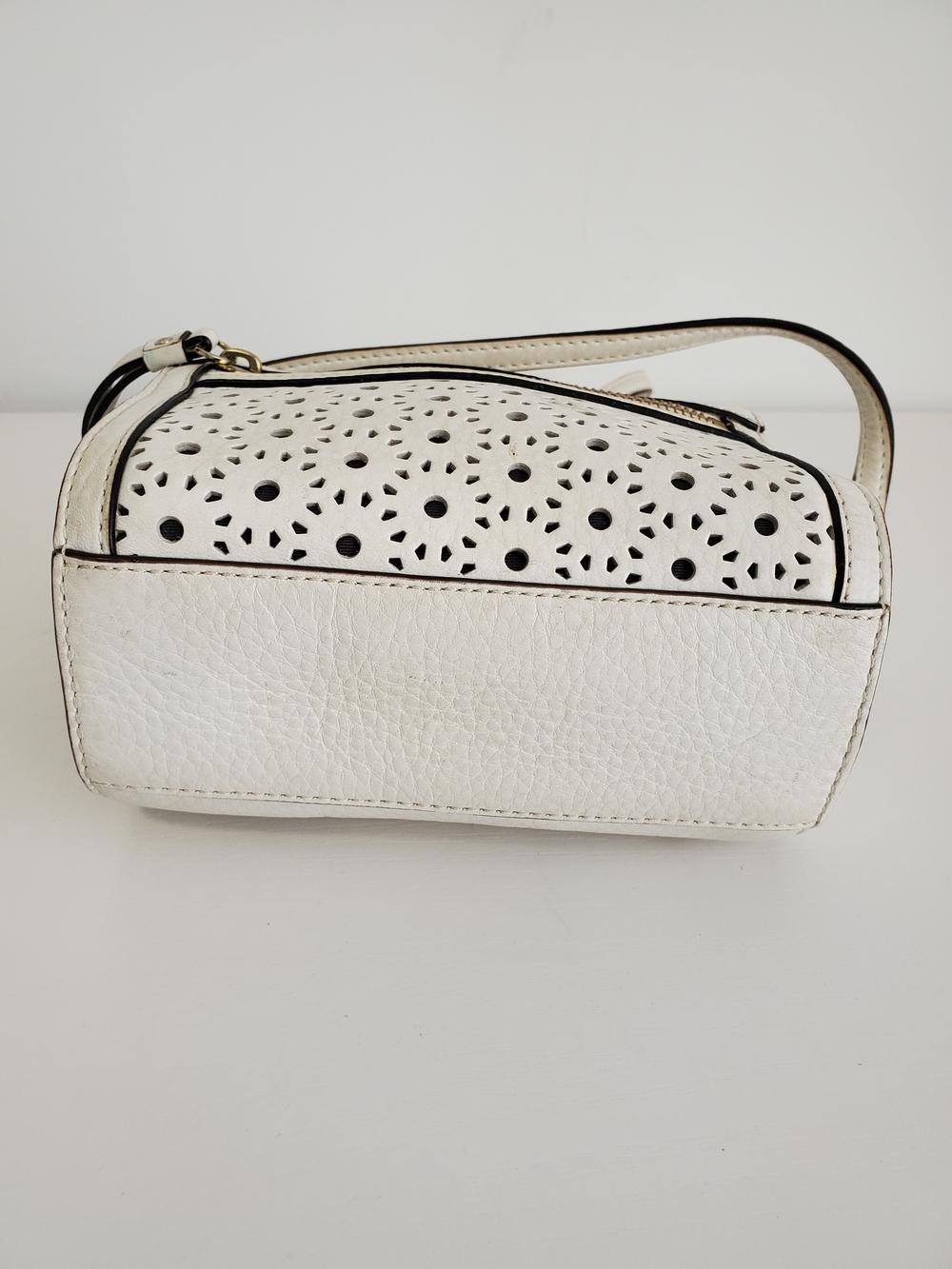 Kate Spade White Perforated Leather Crossbody Bag - Picture 4 of 7